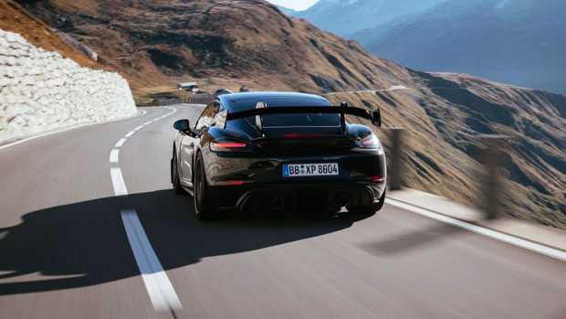 Porsche 718 Cayman GT4 RS 2022 rear