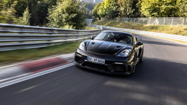 Porsche 718 Cayman GT4 RS 2022 front 3/4