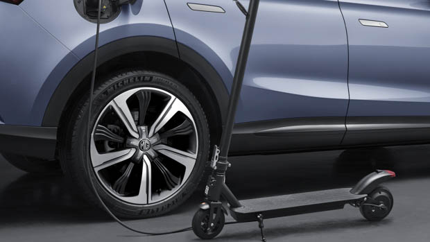 Marvel R scooter charging