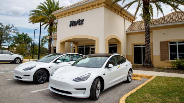 Tesla Model 3 Hertz duo