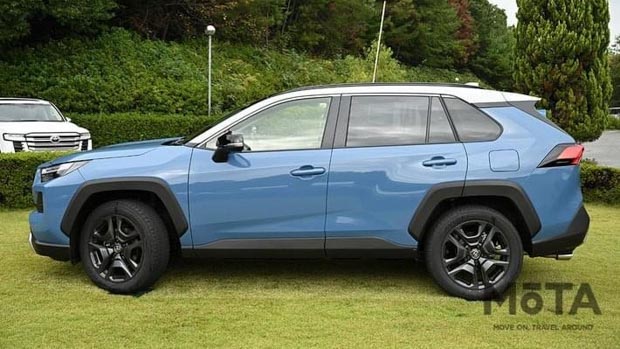 Toyota RAV4 Edge Hybrid 2022 side on