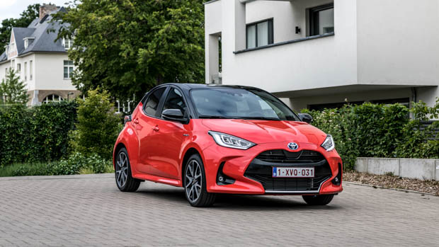2021 Yaris front 3/4