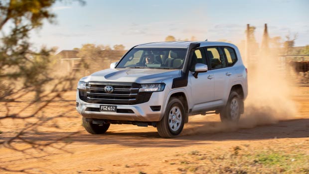 Toyota Land Cruiser 2022 GX white