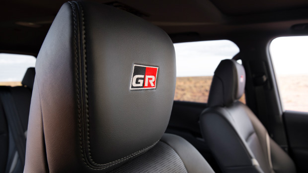 Toyota Land Cruiser 2022 GR headrests