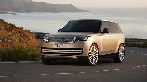 Range Rover 2022 front 3/4 gold