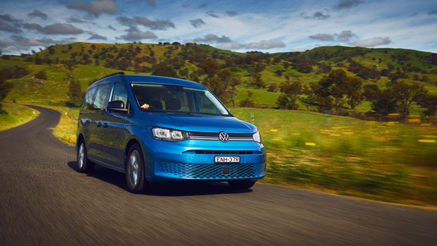 2022 Volkswagen Caddy Maxi Life blue van driving front 3/4 image 3