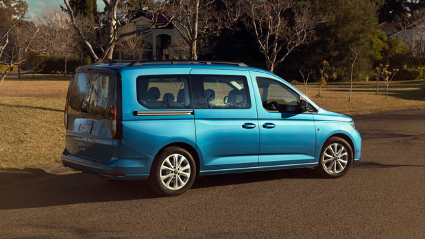 2022 Volkswagen Caddy Maxi Life blue van static side image