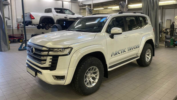Arctic Trucks Land Cruiser front 3/4