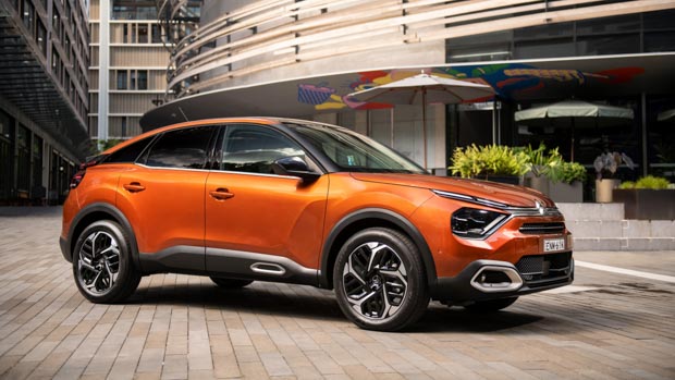 Citroen C4 Shine 2022 front 34