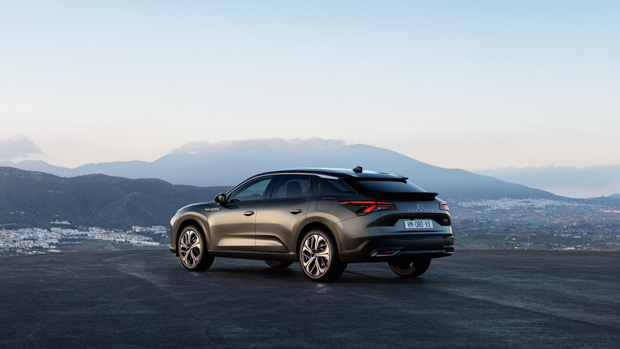 Citroen C5 X 2022 rear 34