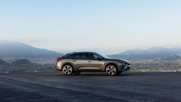 Citroen C5 X 2022 profile