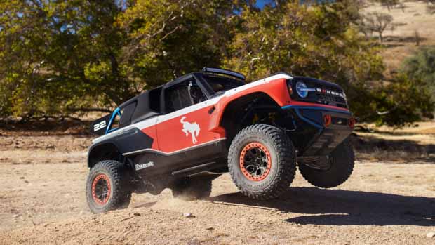 Ford Bronco DR 2022 jump