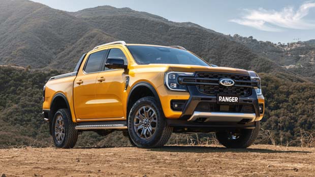 Ford Ranger 2022 Wildtrak orange front end