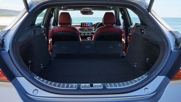 Genesis G70 Shooting Brake boot