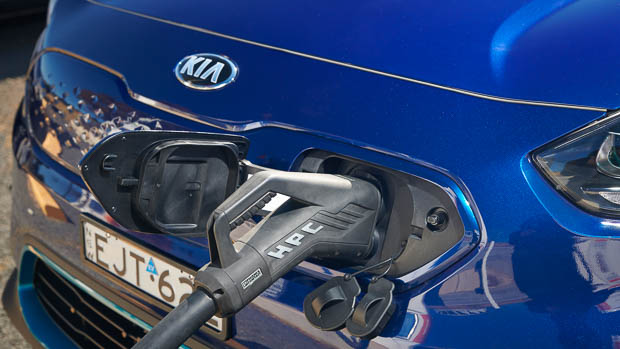 Kia Niro EV 2022 Charging port