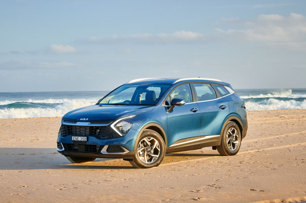 Kia Sportage S Manual 2022 front 34