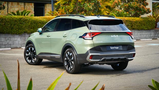 Kia_Sportage_2022_rear3/4