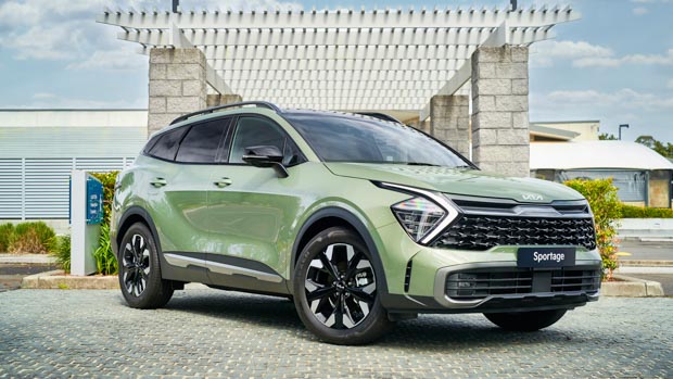 Kia_Sportage_2022_front3/4
