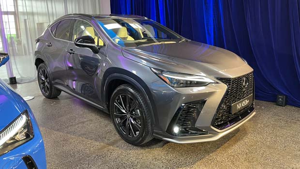 Lexus NX 450h F Sport 2022 front end