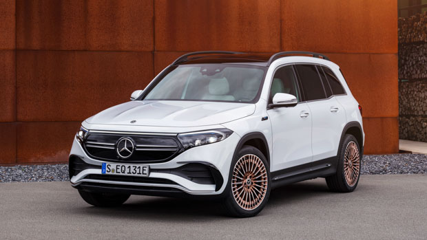 Mercedes-Benz EQB 2022 front 3/4 2