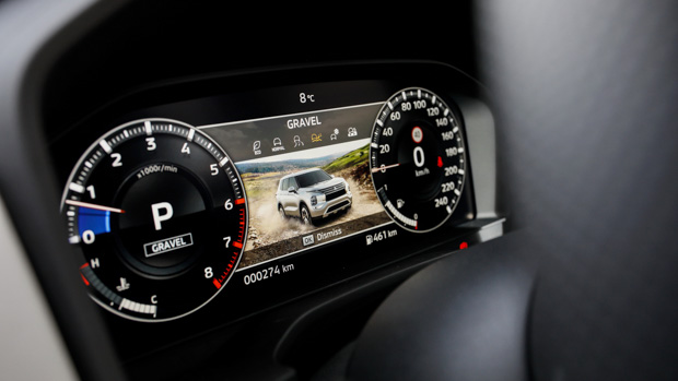 Mitsubishi Outlander 2022 digital instruments