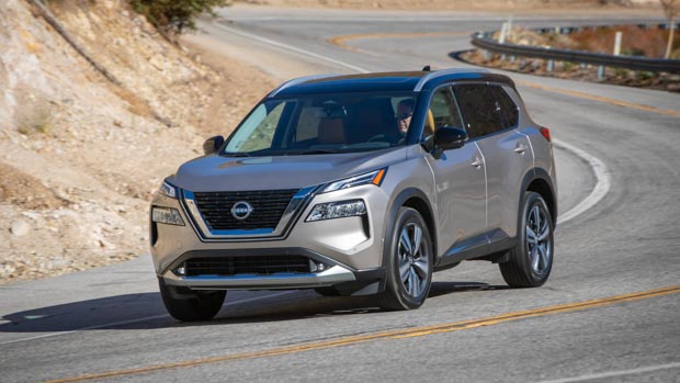 Nissan X-Trail 2022 front 3/4 driving 2