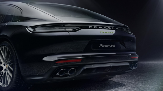 Porsche Panamera Platinum Edition 2022 rear close