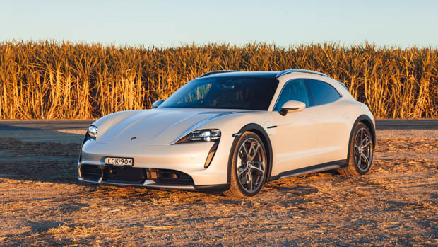 Porsche Taycan Cross Turismo 2022 front