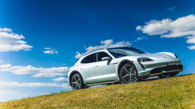 Porsche Taycan Cross Turismo 2022 field