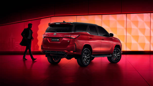 Toyota Fortuner GR Sport 2022 lit background