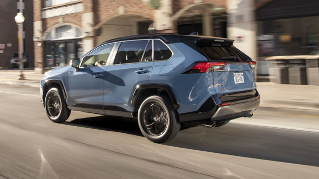 Toyota RAV4 XSE 2022 US rear 3/4 driving