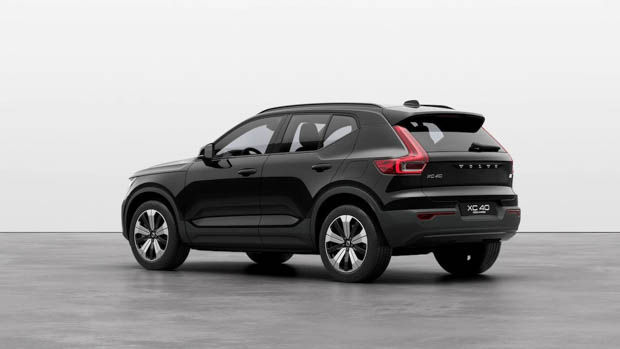 Volvo XC40 2023 rear 3/4