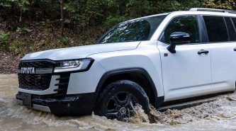 No split tailgate: why does the Toyota Land Cruiser 300 Series have a one-piece back door?