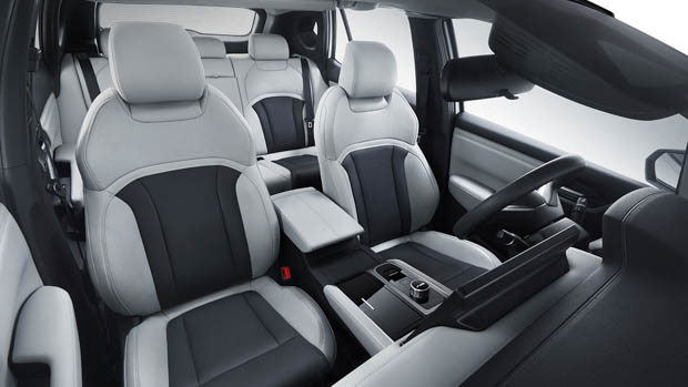 Mitsubishi Airtrek EV 2022 interior