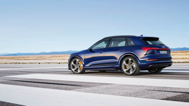 2022 Audi e-tron S side view