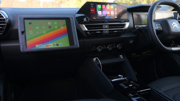 Citroen C4 Shine 2022 iPad