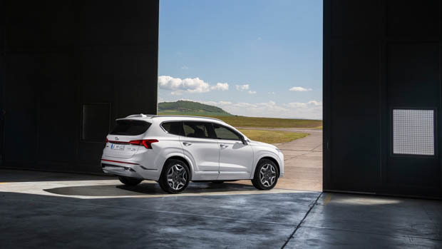 Hyundai Santa Fe 2021 hanger shot