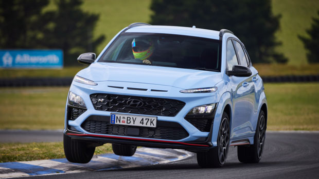Hyundai Kona N 2022 blue front end