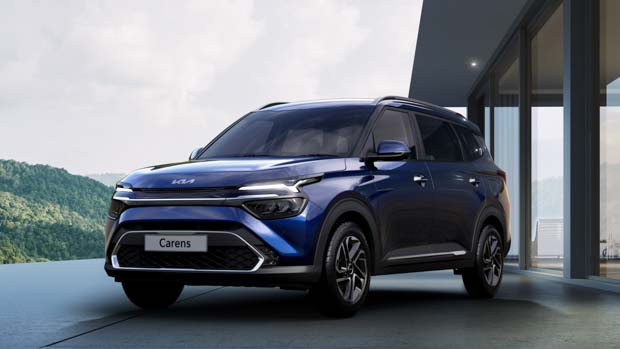 Kia Carens 2022 front 3/4