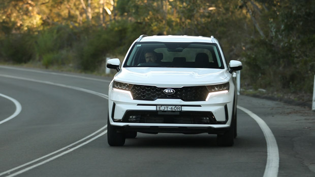 Kia Sorento S V6 2022 dynamic