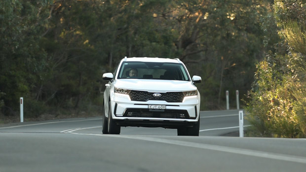 Kia Sorento S V6 2022 dynamic 3