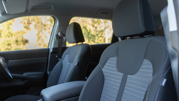 Kia Sorento S V6 2022 seats
