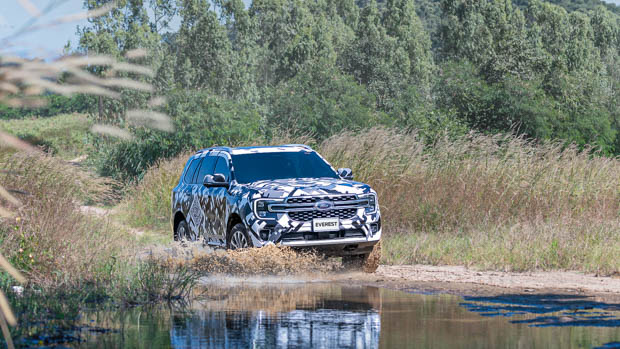 Ford Everest 2022 water crossing