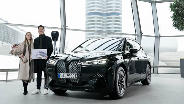 BMW iX xDrive40 1 millionth car owners shot