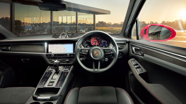 Porsche Macan GTS cabin 2022