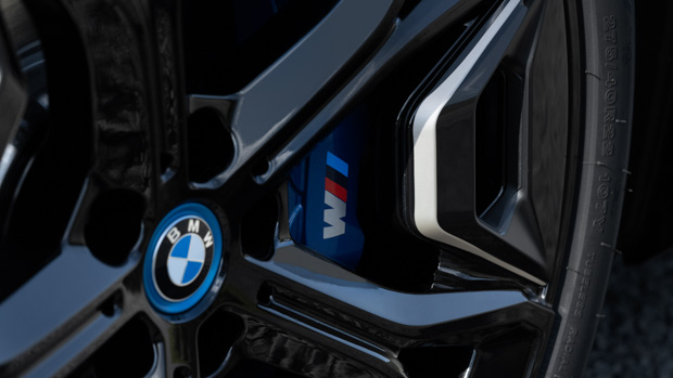 BMW iX M60 2022 brakes