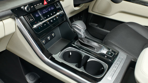 Kia Carnival SLi 2021 Centre Console