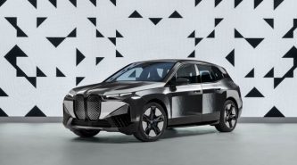 BMW iX 2022: colour-changing paint works via E Ink tech