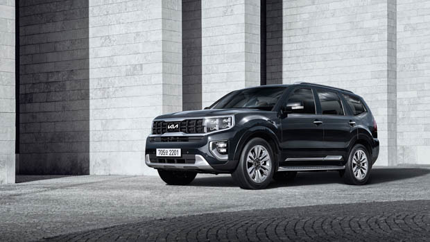 Kia mohave front 3/4 shot