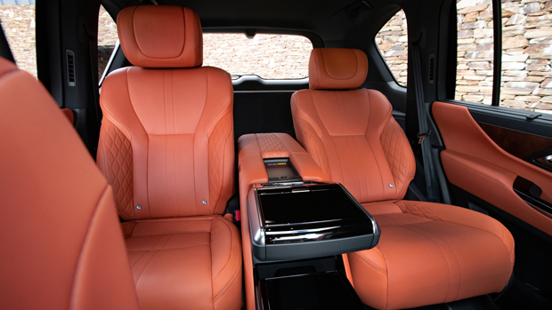 2022-Lexus-LX-600-SUV-black-5